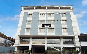 Super Townhouse Mg Road Trivandrum Formerly Nandanam Park